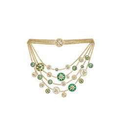 عقد Rose des Vents من Dior