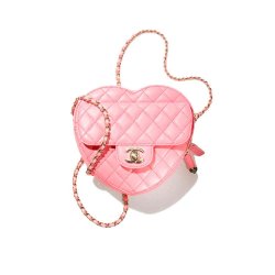 حقيبة Heart Bag من Chanel