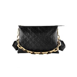 حقيبة Coussin من Louis Vuitton