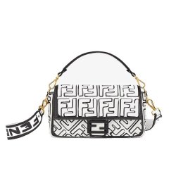 حقيبة Baguette من Fendi