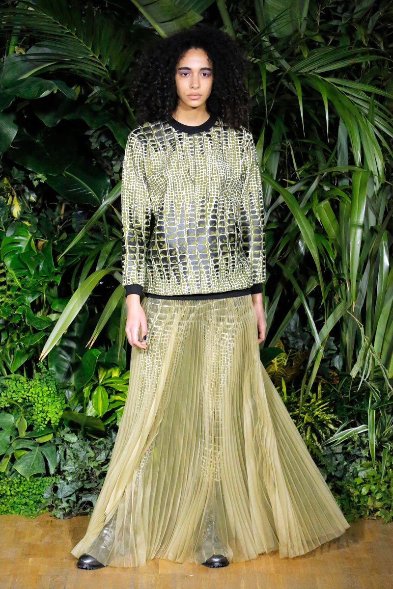 عرض أزياء Vionnet لخريف 2018، خلال أسبوع الموضة في باريس