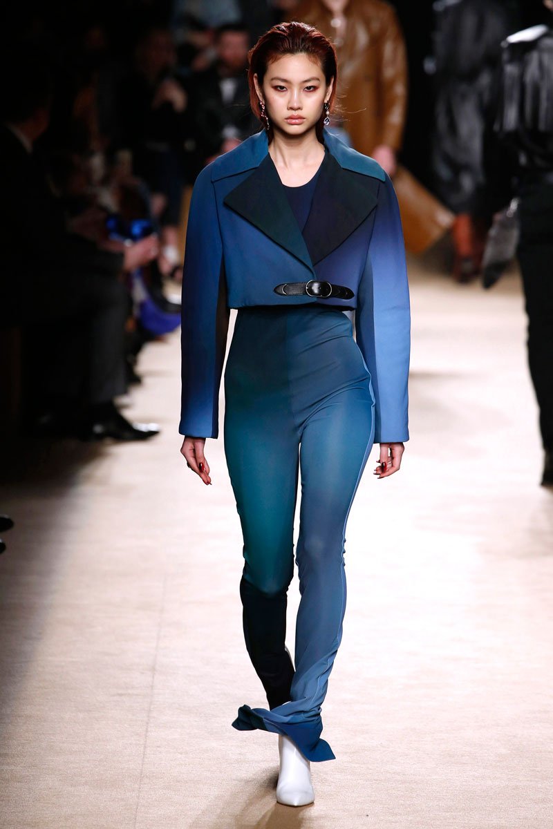 عرض أزياء Roberto Cavalli  لخريف 2018، خلال أسبوع الموضة في ميلانو