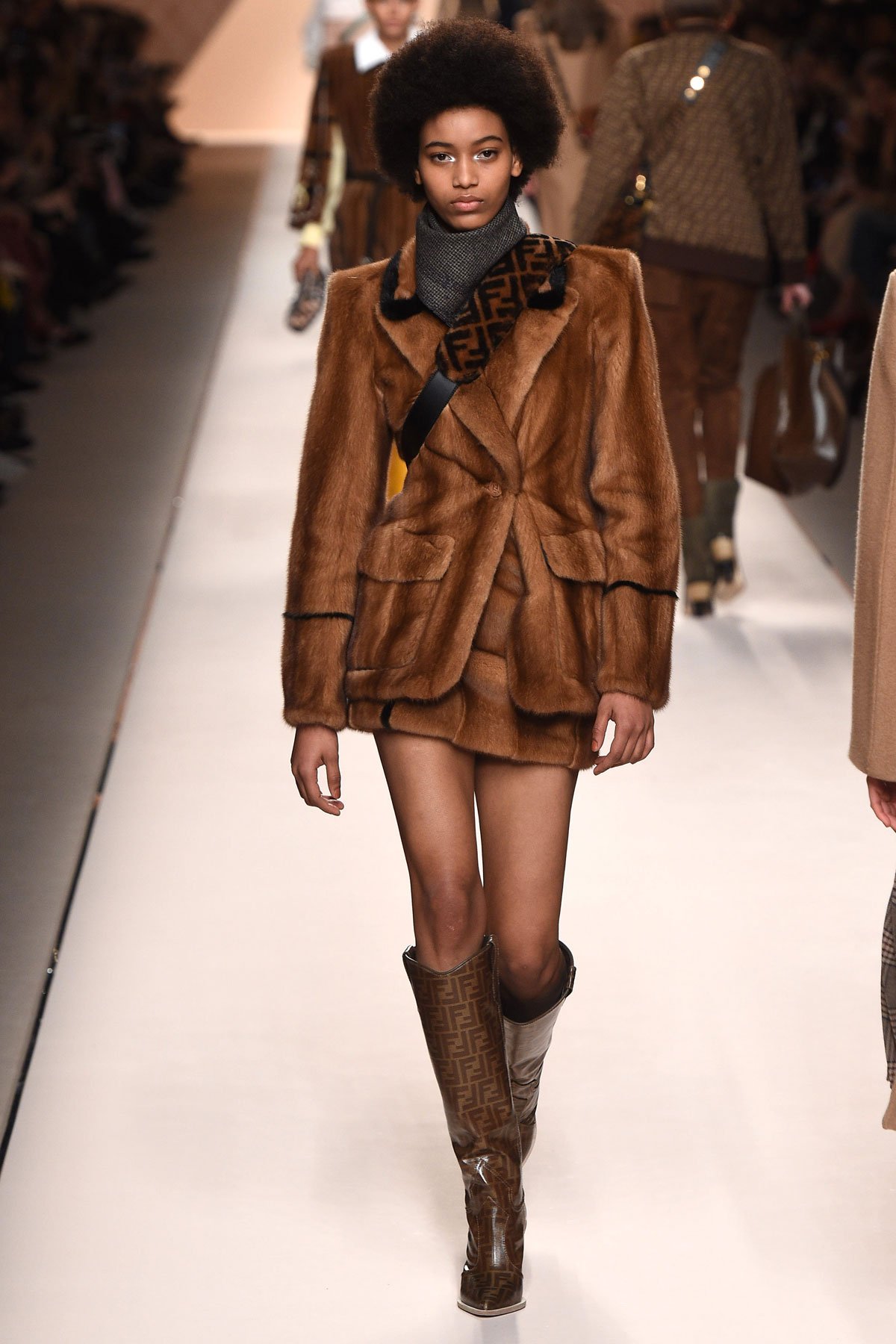عرض أزياء Fendi  لخريف 2018، خلال أسبوع الموضة في ميلانو