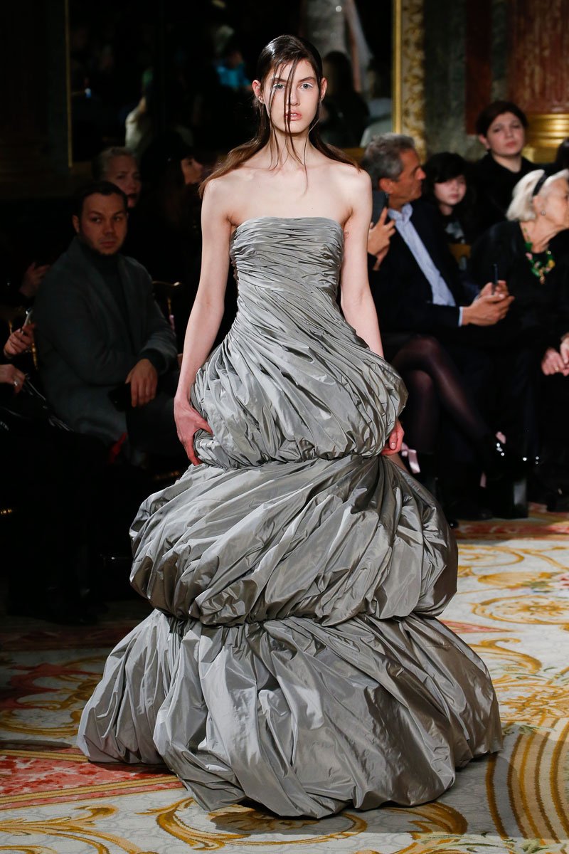 عرض أزياء Valentin Yudashkin لخريف 2018، خلال أسبوع الموضة في باريس