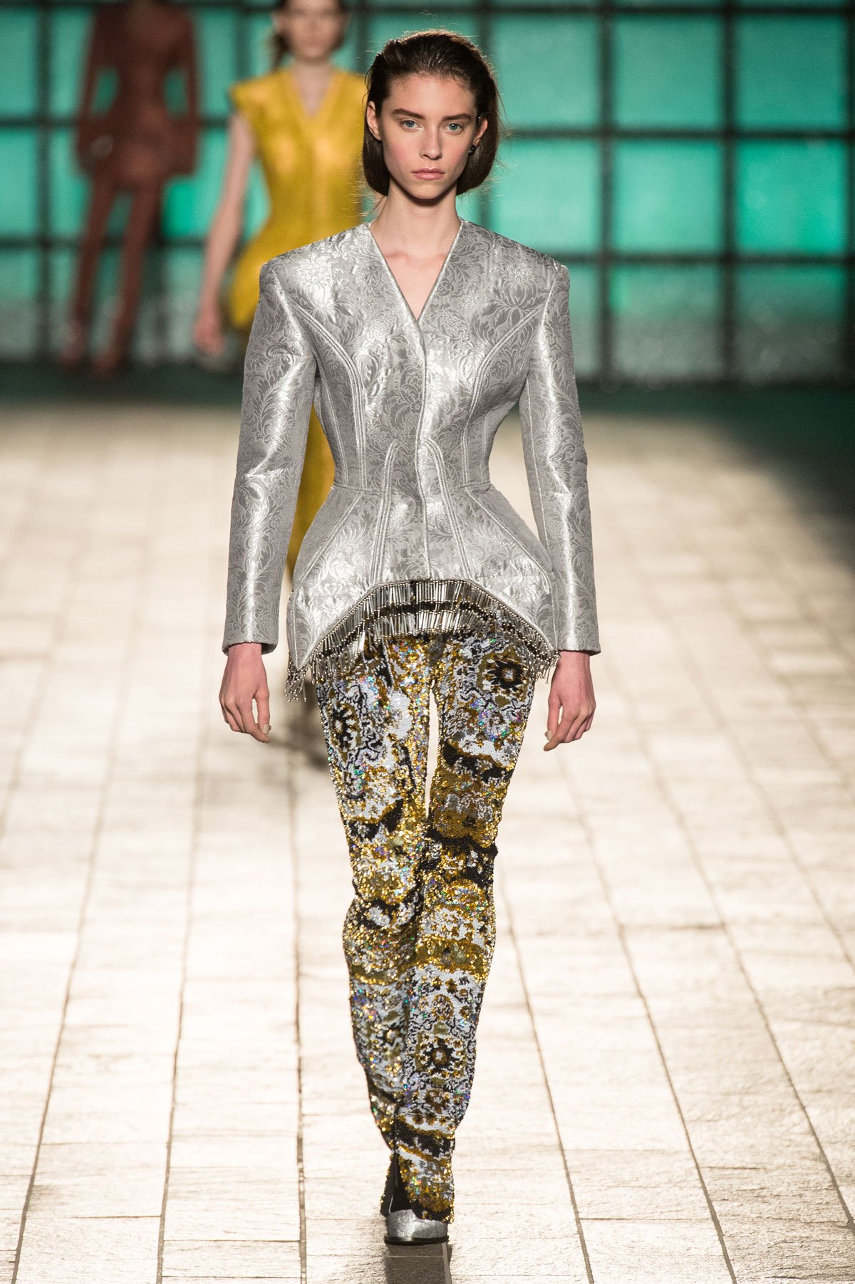 عرض أزياء Mary Katrantzou لخريف 2018، خلال أسبوع الموضة في لندن