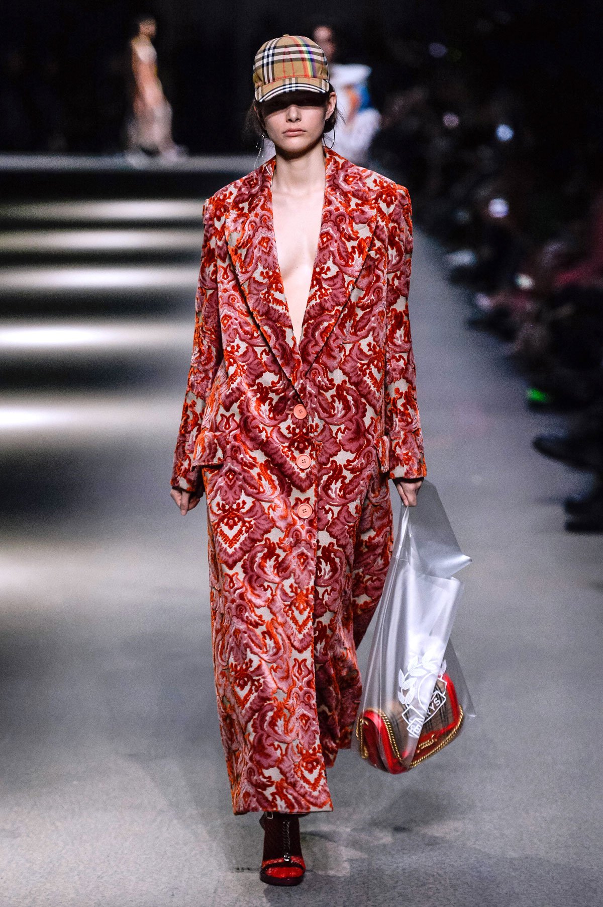 عرض أزياء Burberry  لخريف 2018، خلال أسبوع الموضة في لندن