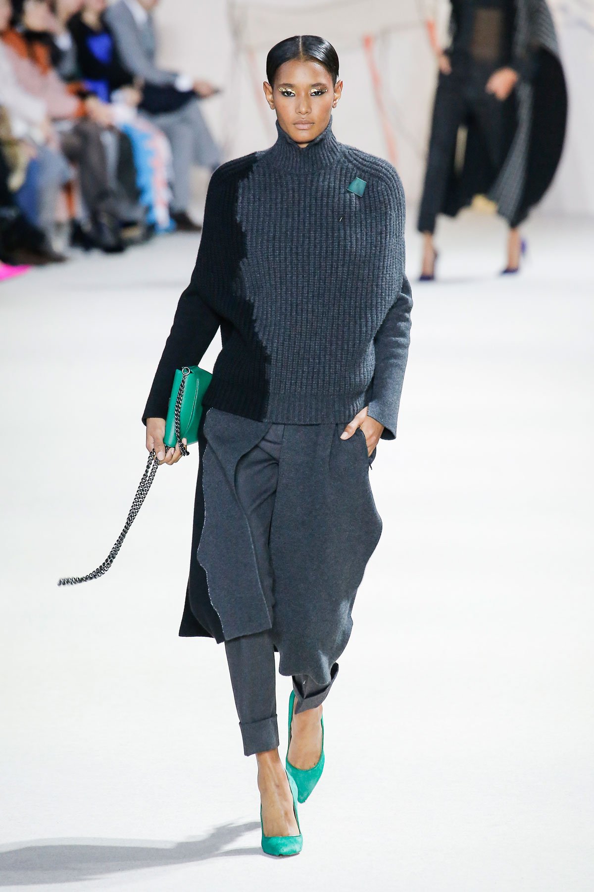 عرض أزياء Akris  لخريف 2018، خلال أسبوع الموضة في باريس