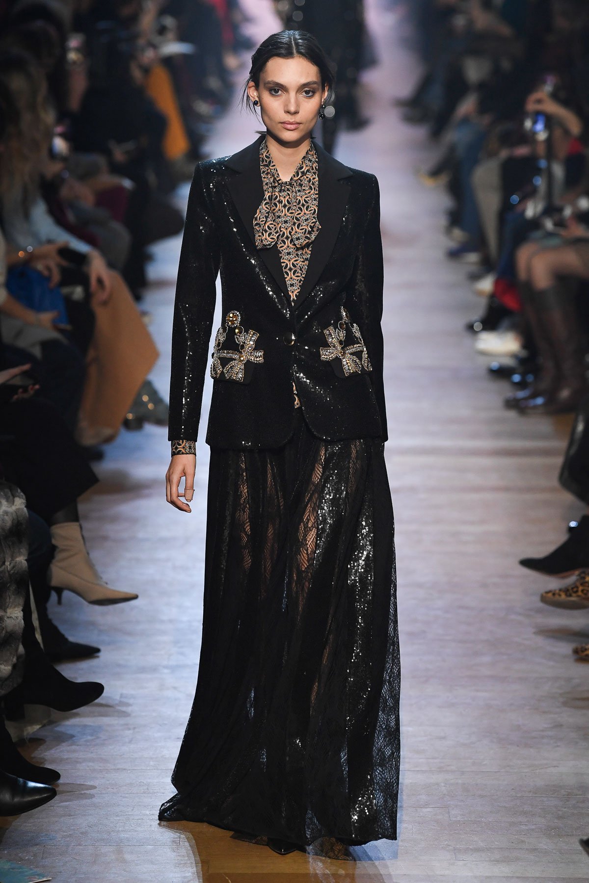 عرض أزياء Elie Saab  لخريف 2018، خلال أسبوع الموضة في باريس