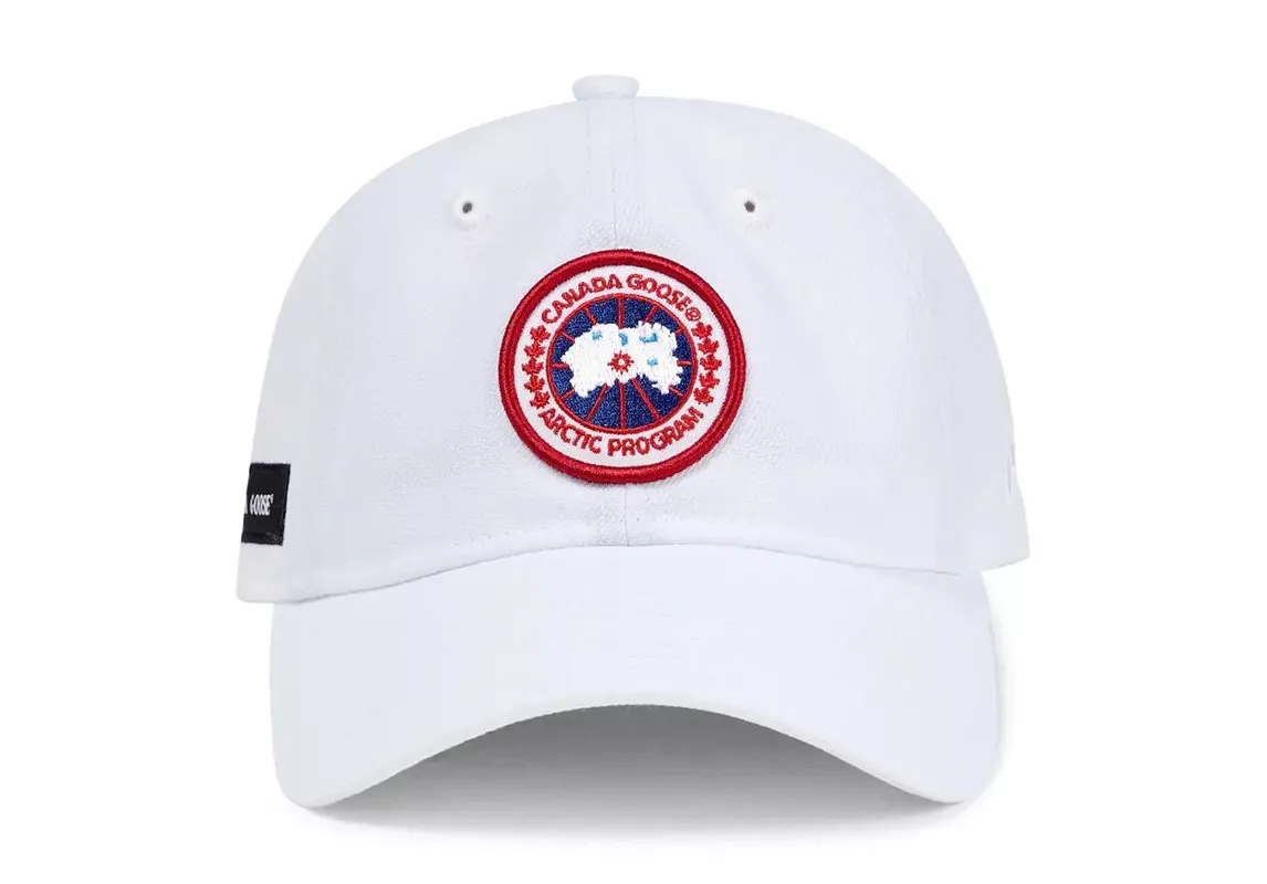 تحتاجين إلى قبعة بيسبول للوك شبابي وCool في لوكاتكِ اليومية