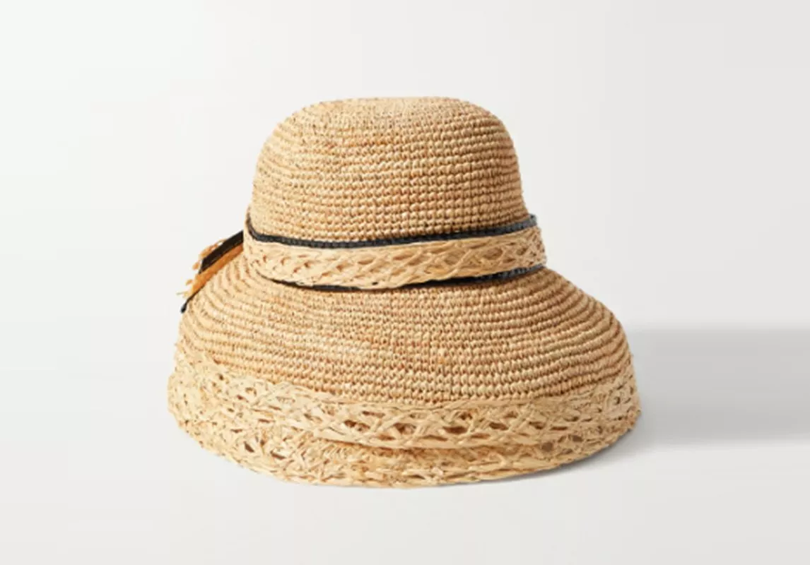 20 قبعة قش نراهن أنّكِ سترغبين بشراء 3 منها على الأقلّ في صيف 2022