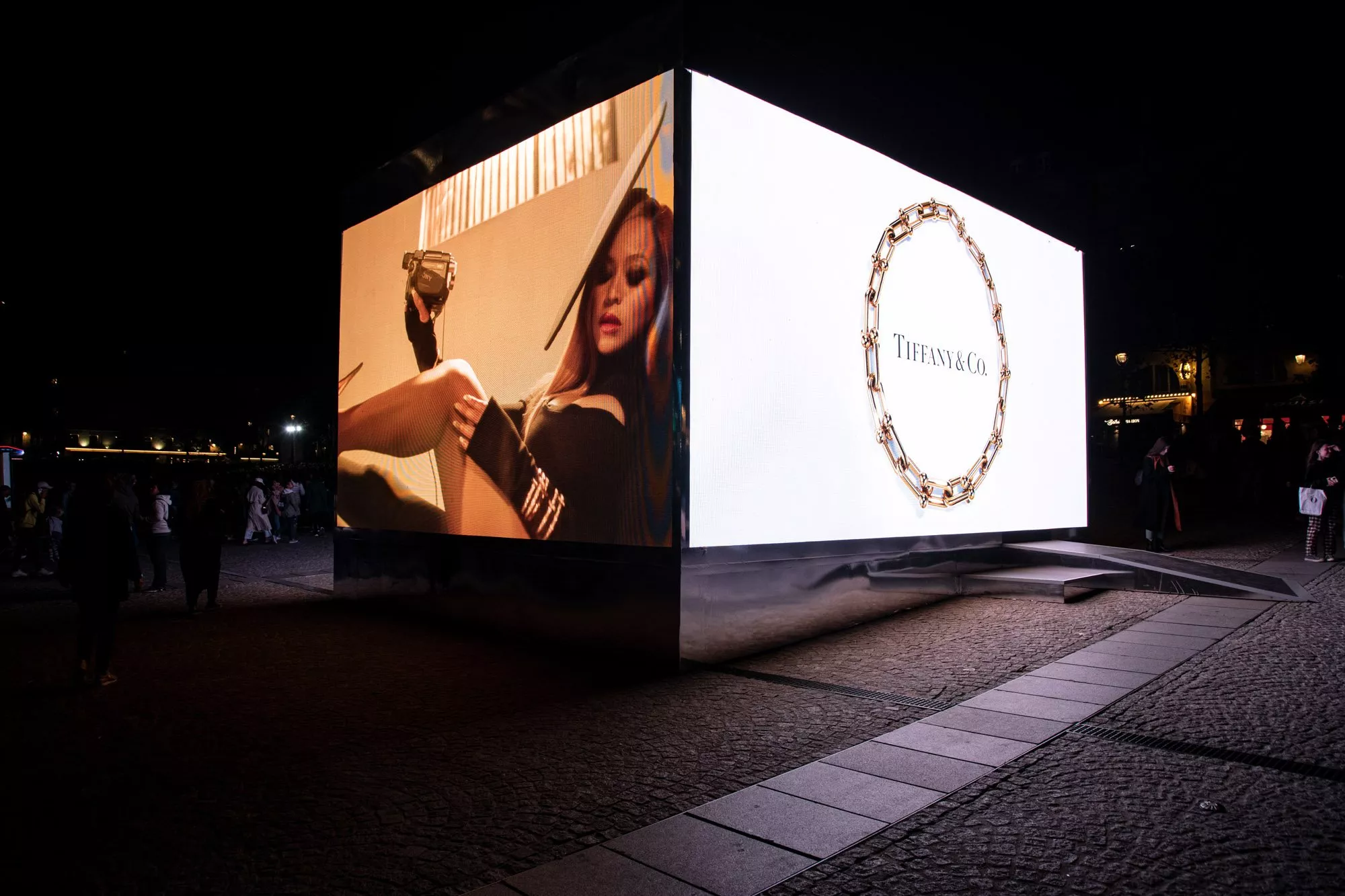 علامة .Tiffany & Co تشارك في مهرجان الليلة البيضاء في باريس