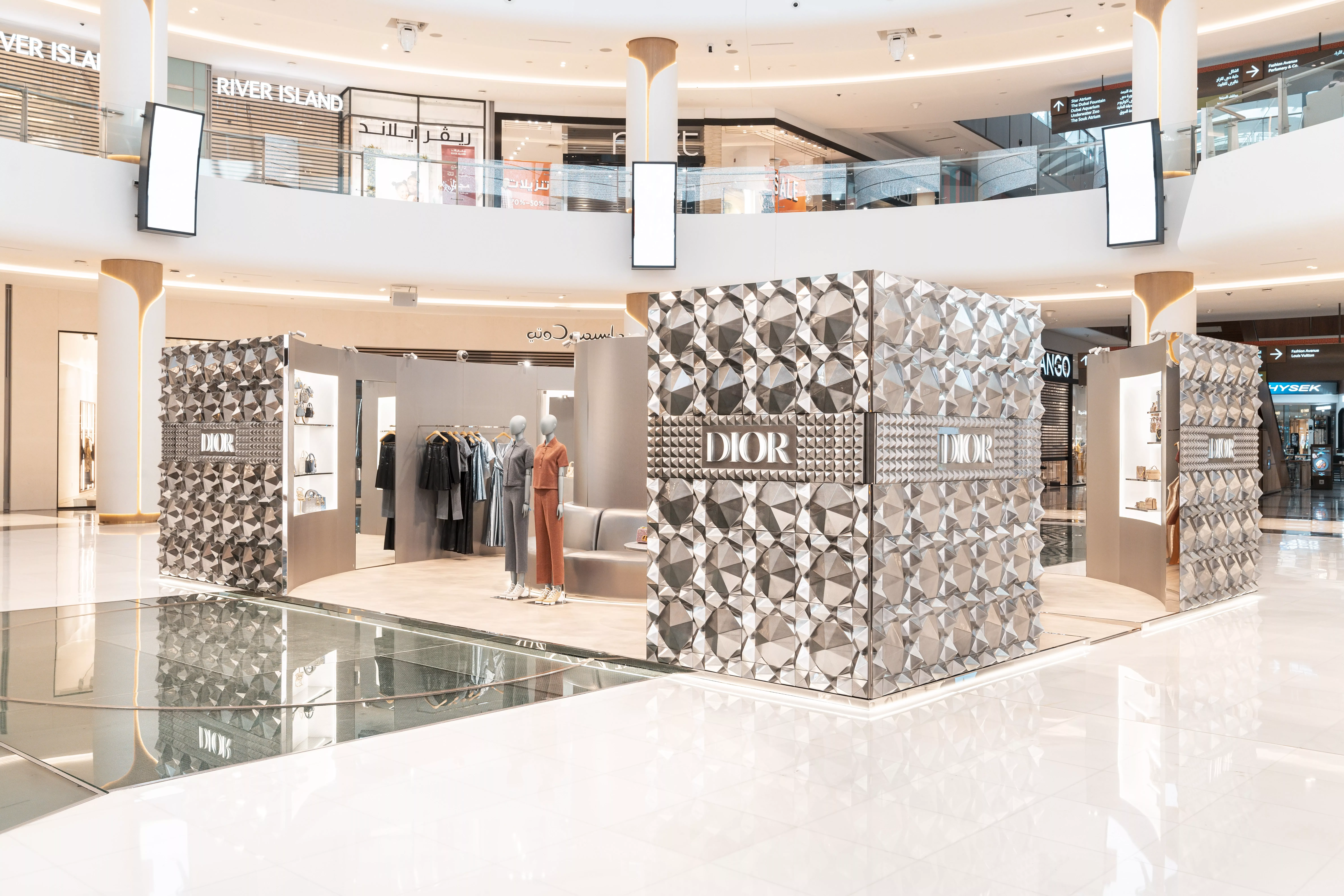 ديور تقدّم سلسلة متاجر مؤقّتة مخصّصة للمجموعة الكبسولية لشهر رمضان Or Dior في الشرق الأوسط