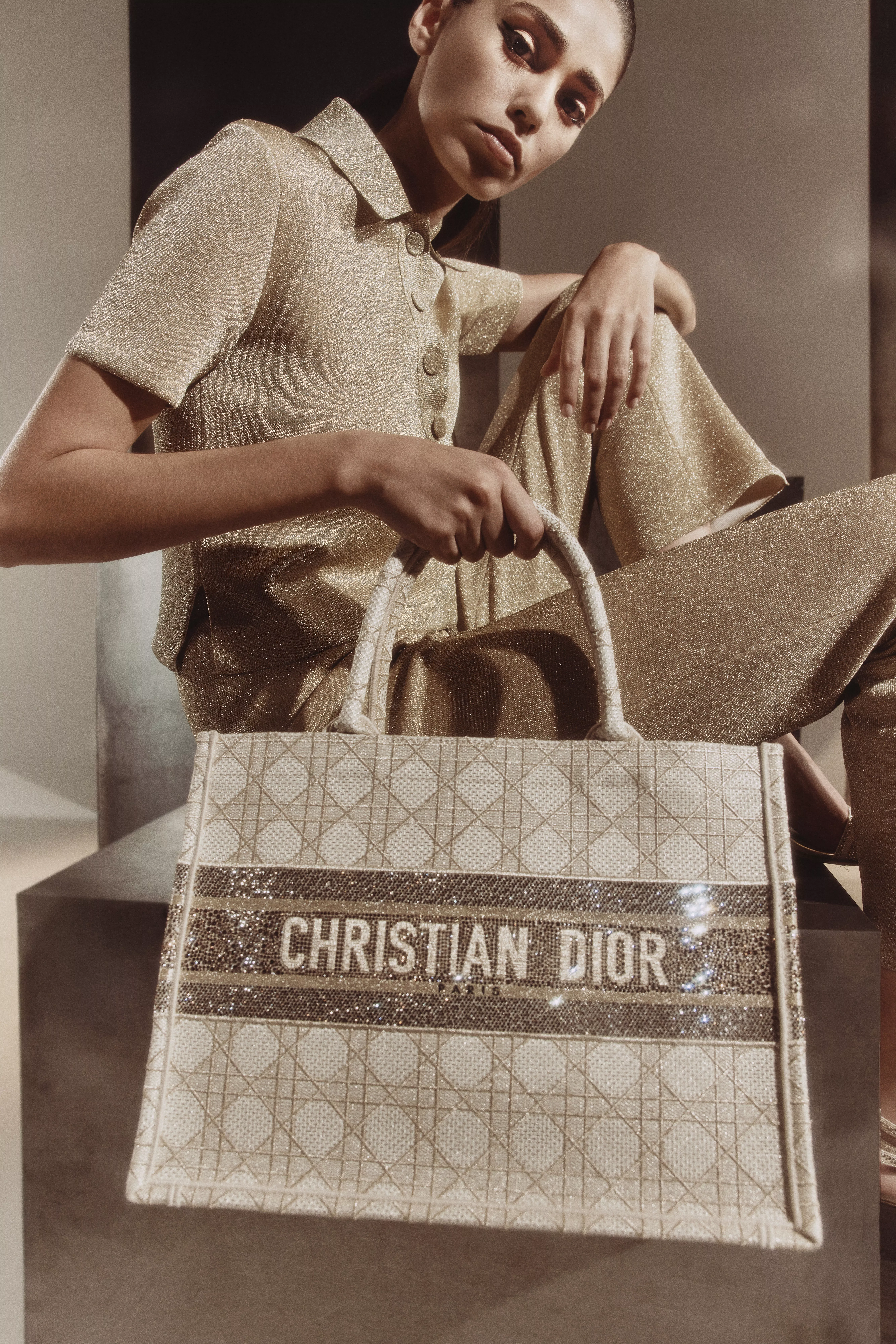 Dior تقدّم المجموعة  الكبسولة Dior Or لرمضان 2022