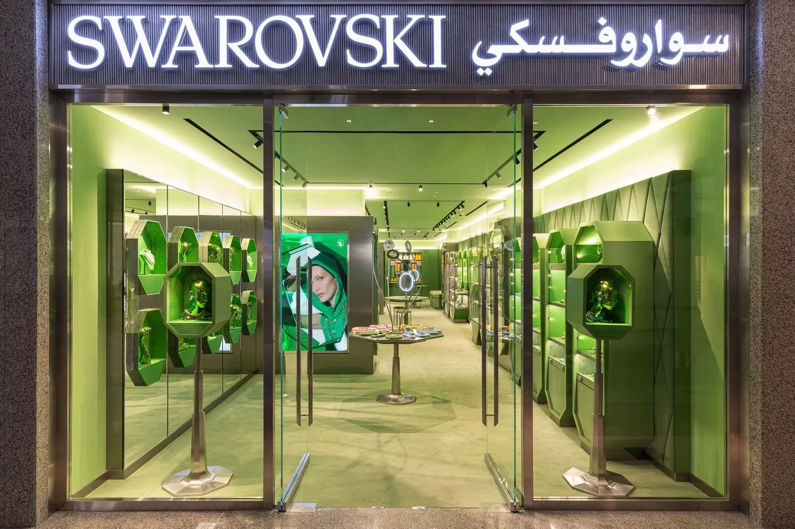 سواروفسكي تفتح أبواب متجرها بمفهوم New Retail Landscape الجديد في السعودية