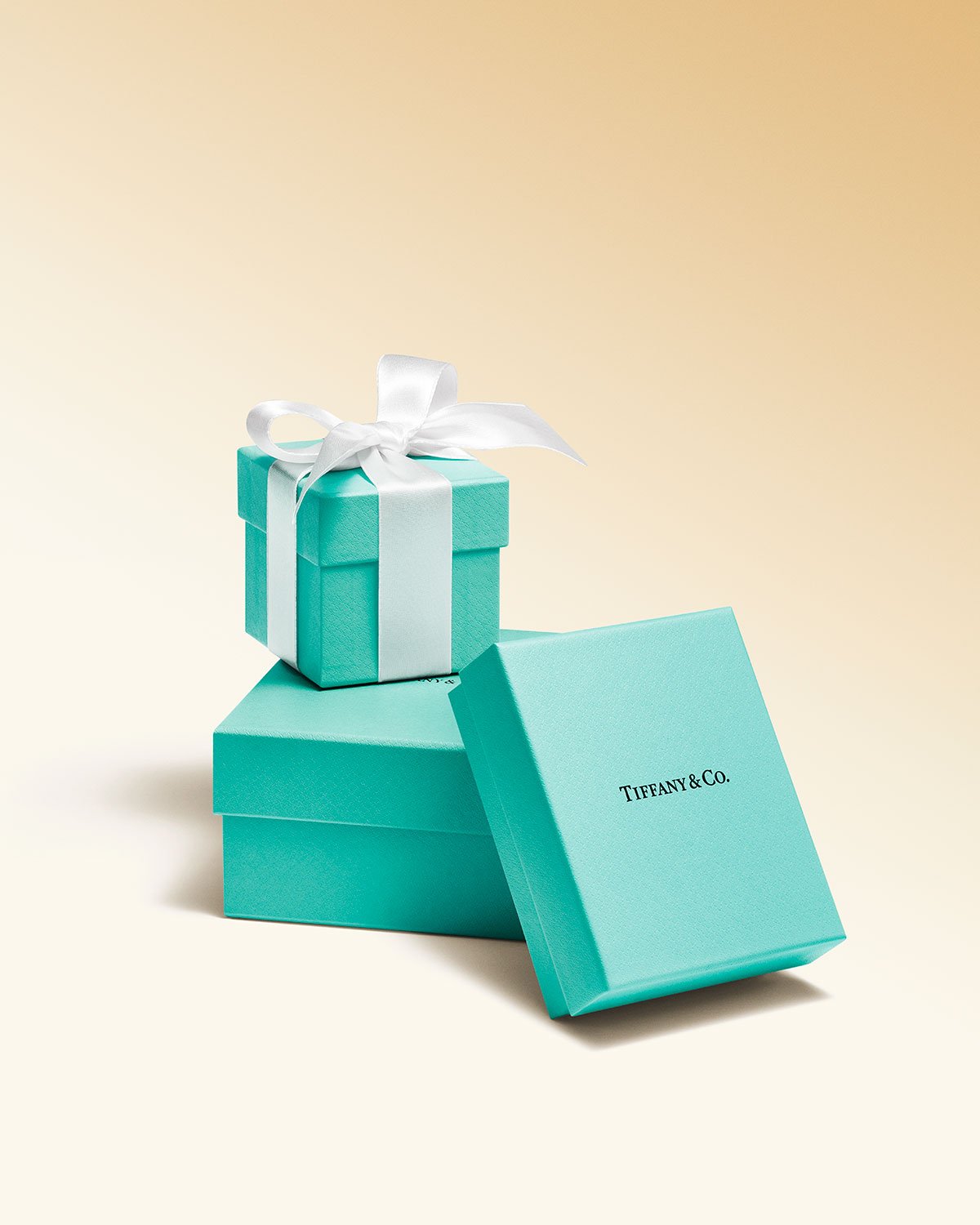 علامة .Tiffany & Co تطلق حملتها الجديدة احتفالاً بعيد الأم 