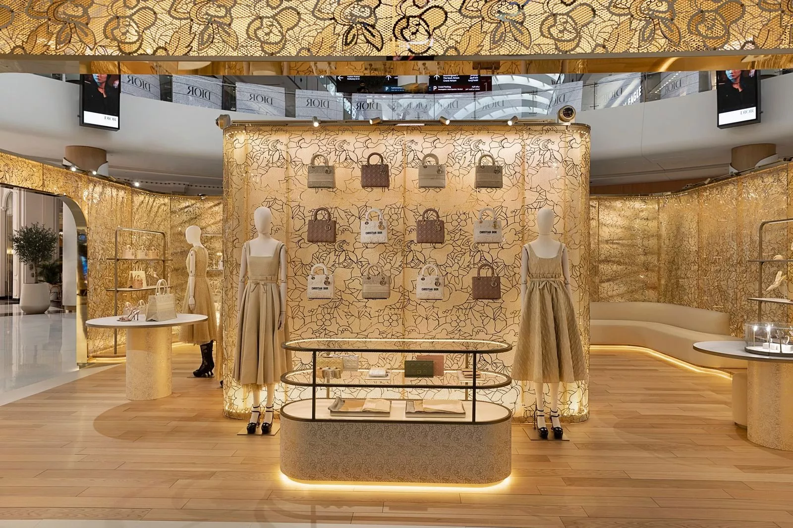 ديور تُطلق مجموعة الكبسولة Dior Or في متجرين مؤقّتين في الشرق الأوسط