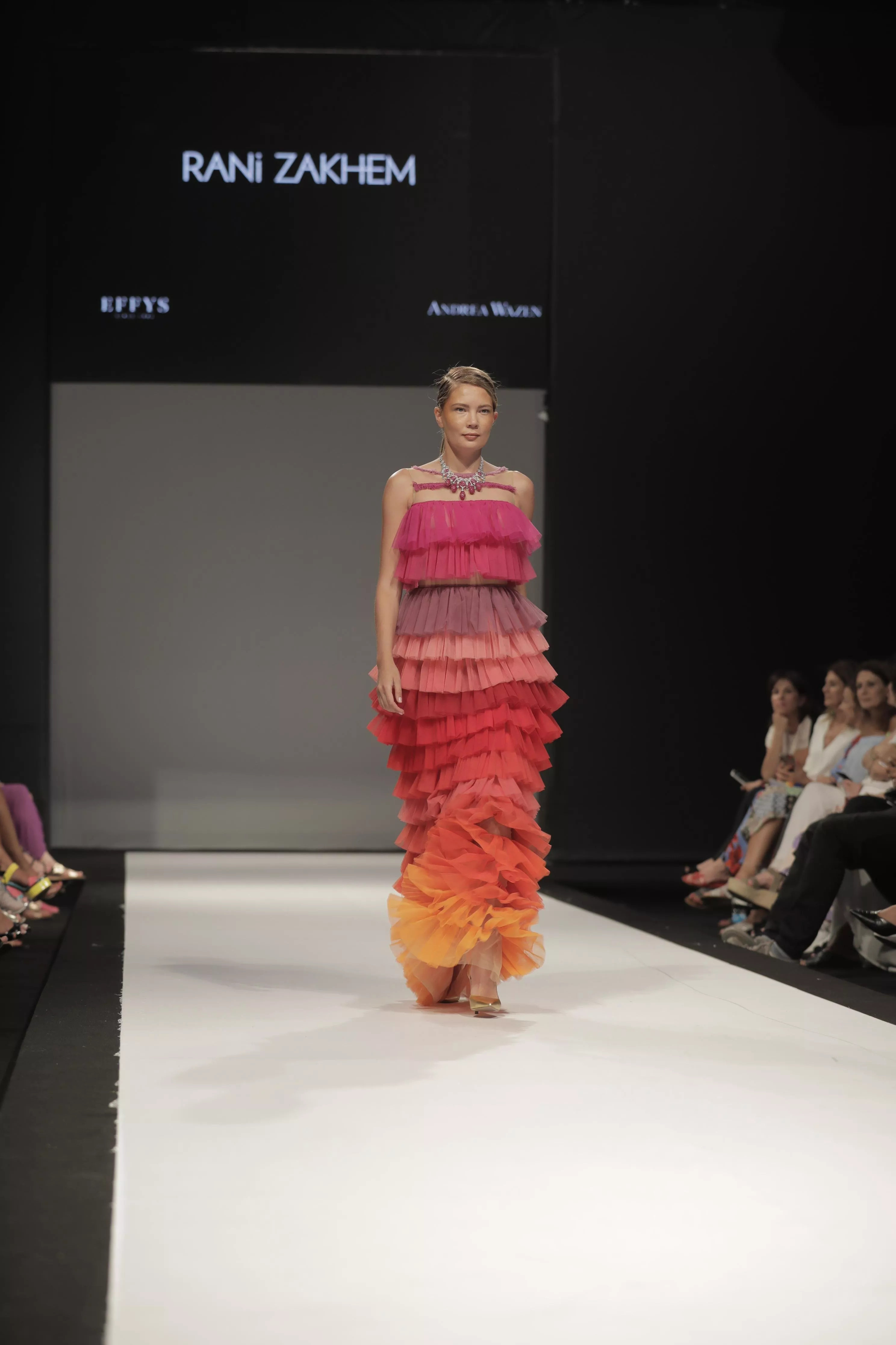 2019 JamaloukiCon: جمعية Hearbeat قدّمت عرض أزياء خيري مفعم بالألوان!