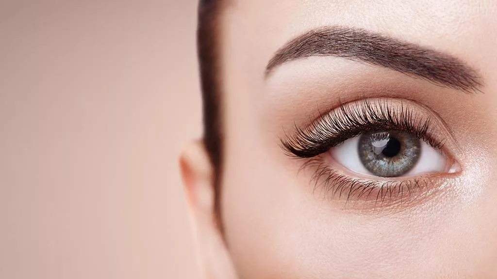 تقنيات تجميلية تساعد في علاج الهالات السوداء تحت العين