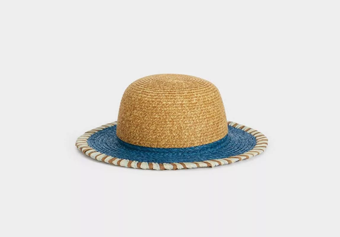 نكّهي خزانة أكسسواراتكِ الصيفية بموديلات قبعة قش مبتكرة