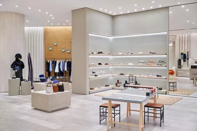 لويفي تكشف عن افتتاح متجر أكبر في دبي مول