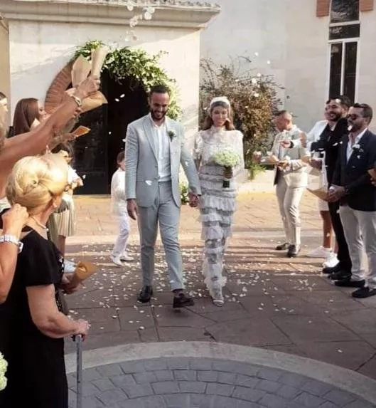 بالصور، كارلا حداد تطلّ بلوك رومانسي وأنثوي  في حفل زفافها