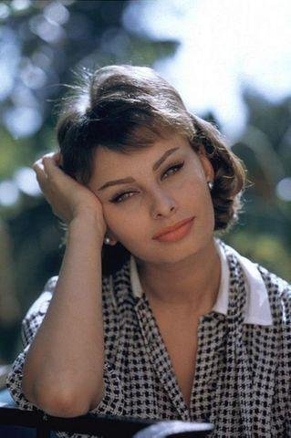 اسرار جمال النجمات جمال النجمات النجمات البشرة العناية بالبشرة صوفيا لورين  Sophia Loren