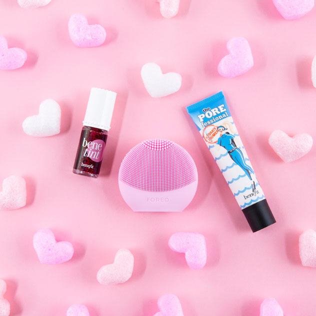 مجموعة مستحضرات Foreo - مجموعة مستحضرات بنفت كوزمتكس