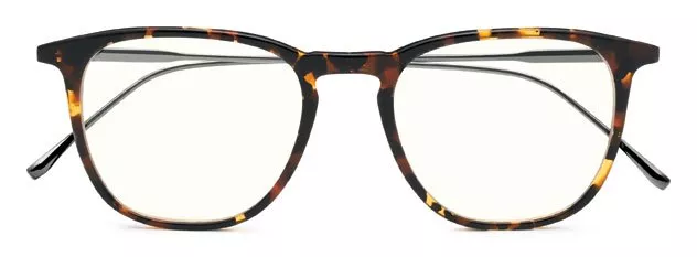 Lacoste  تُطلق مجموعة نظارات Paris Collection