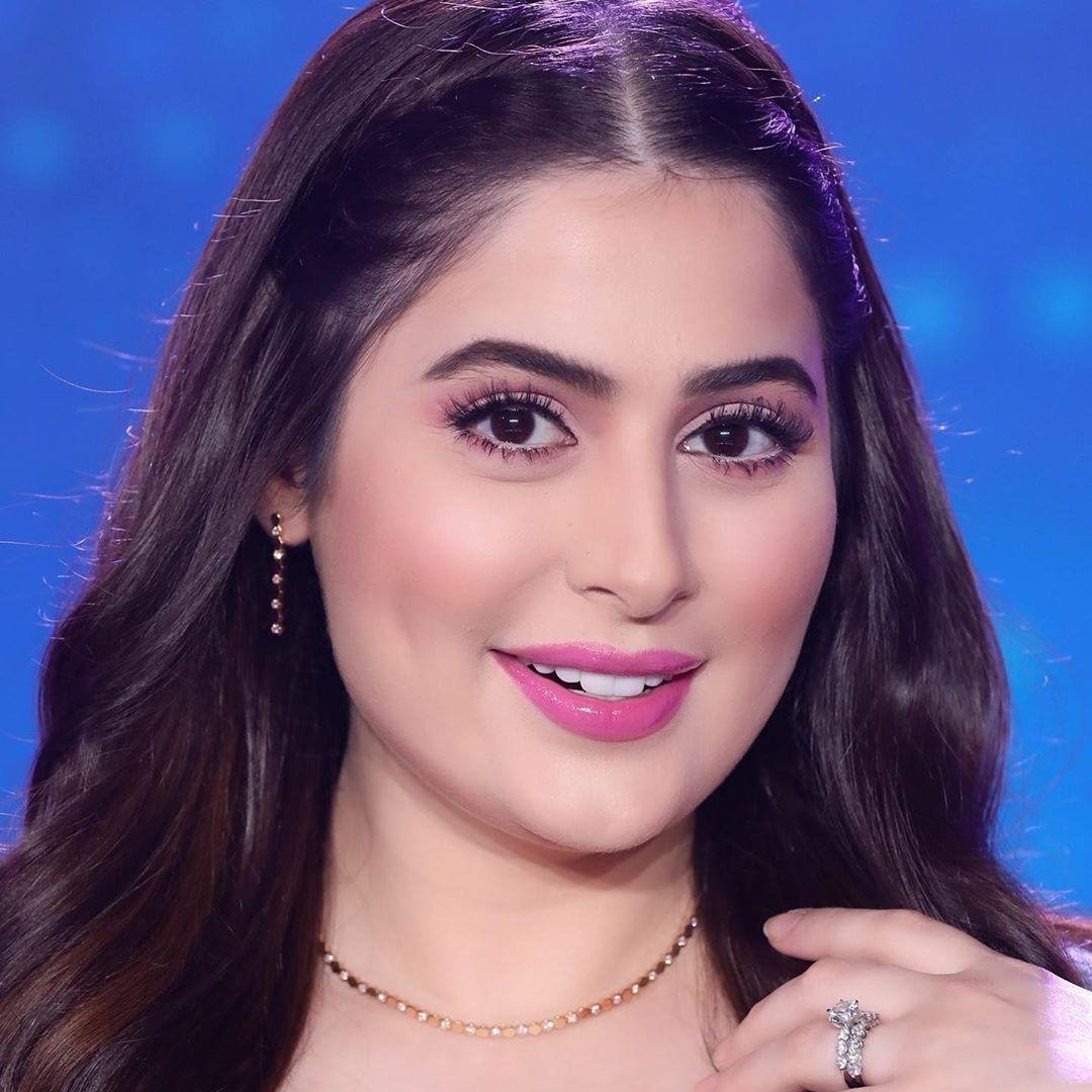 صور مكياج ناعم وخفيف