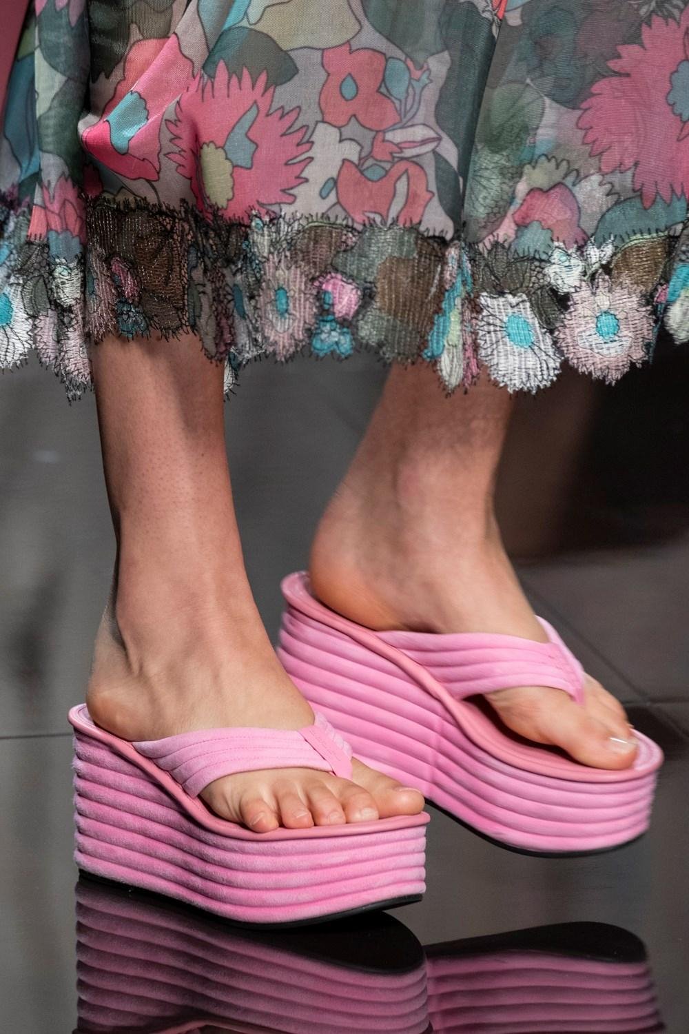 حذاء شوز أكسسوار موضة ربيع 2020 ملابس على الموضة أزياء نسائية تصاميم