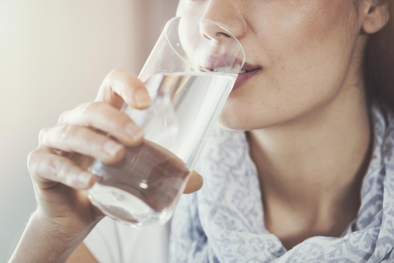 رمضان 2019 محاربة العطش مياه شاي عصائر الشعور بالعطش 