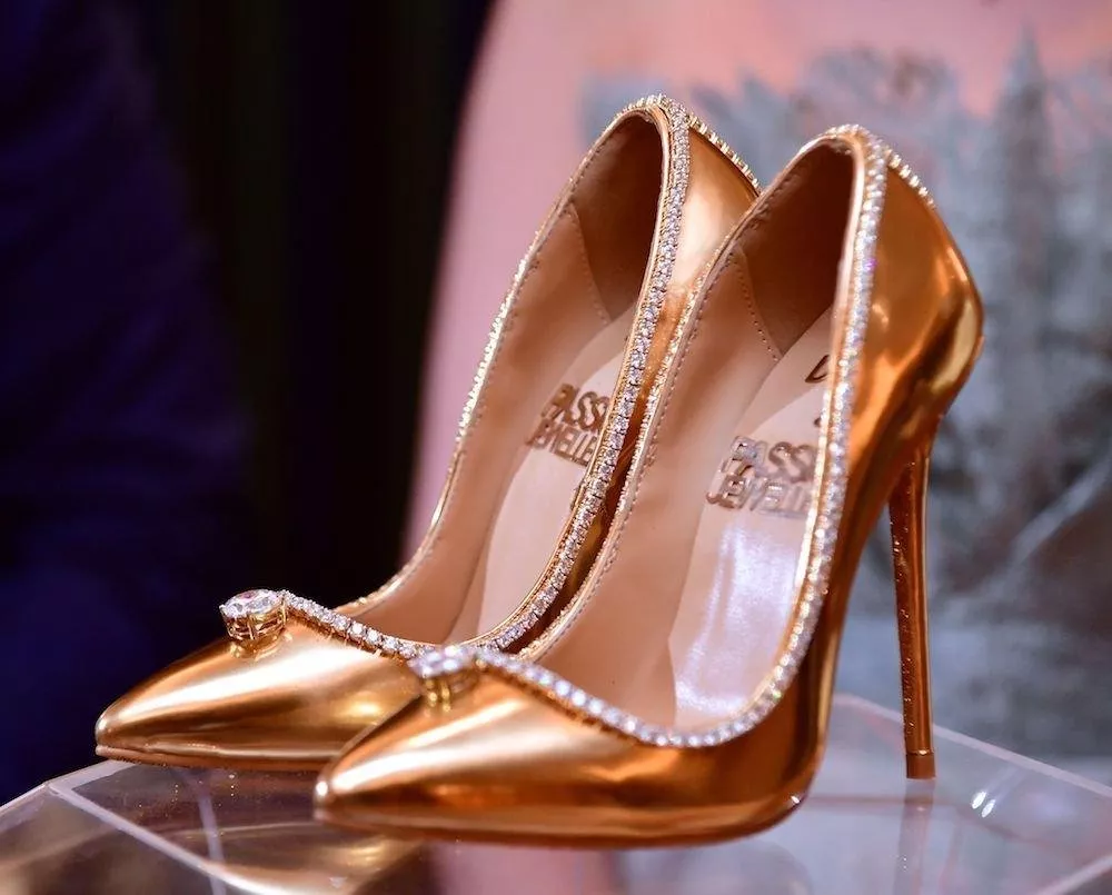 صور أغلى حذاء في العالم: ثمنه أكثر من 19 مليون دولار وأعلن عنه في دبي مارينا