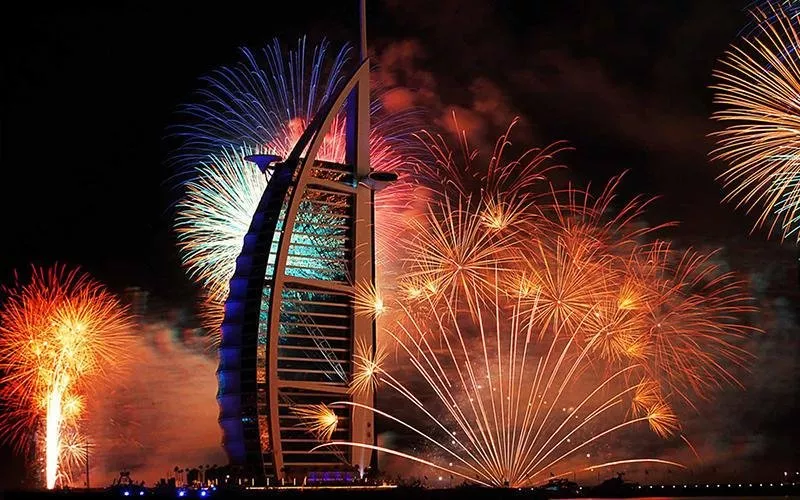 احتفالات اليوم الوطني السعودي 89 في دبي، والعروضات لهذه المناسبة