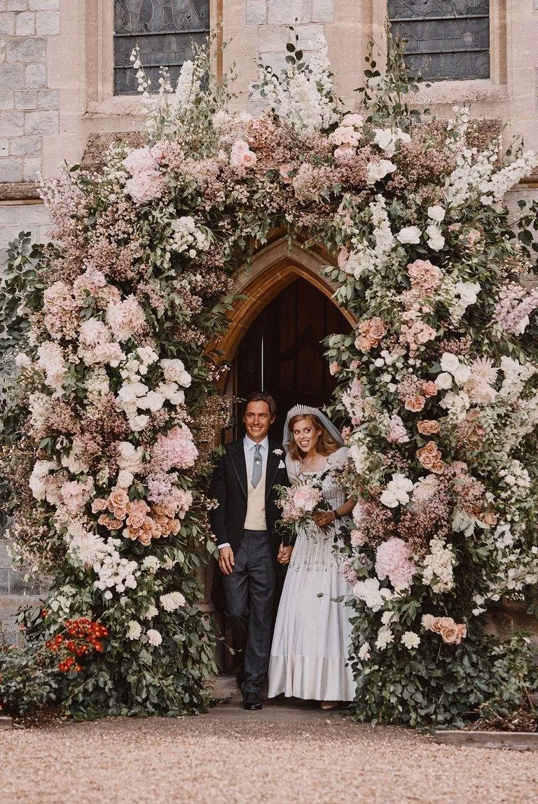 الأميرة بياتريس تطلّ بلوك فينتج في حفل زفافها