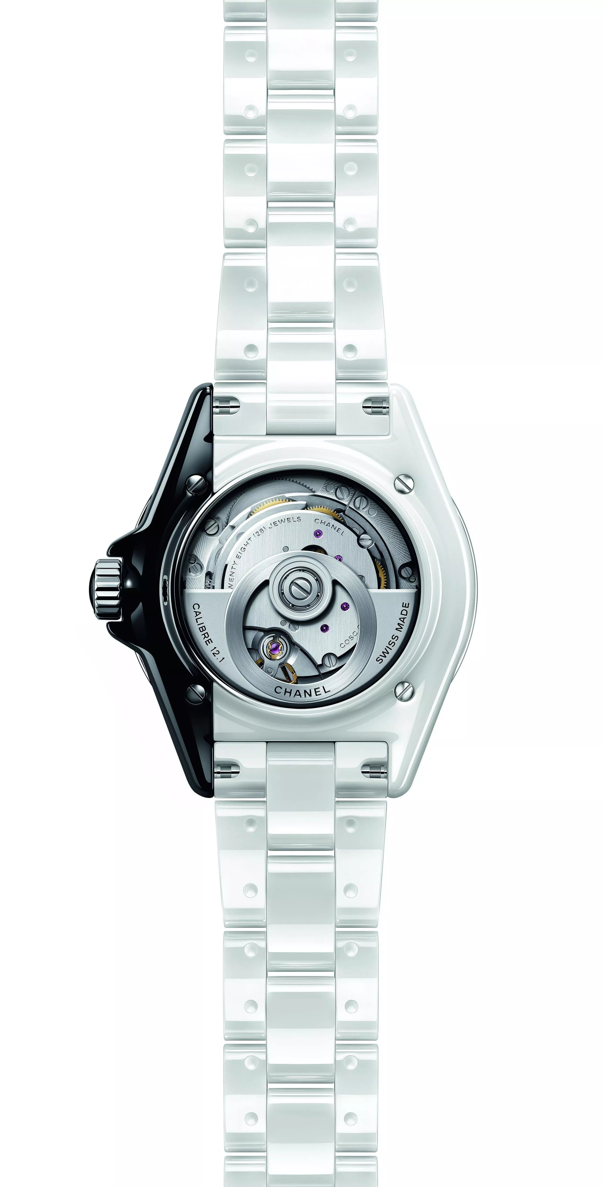 Chanel تطرح ساعة J12 Paradoxe وساعة J12 X-RAY بإصدار جديد