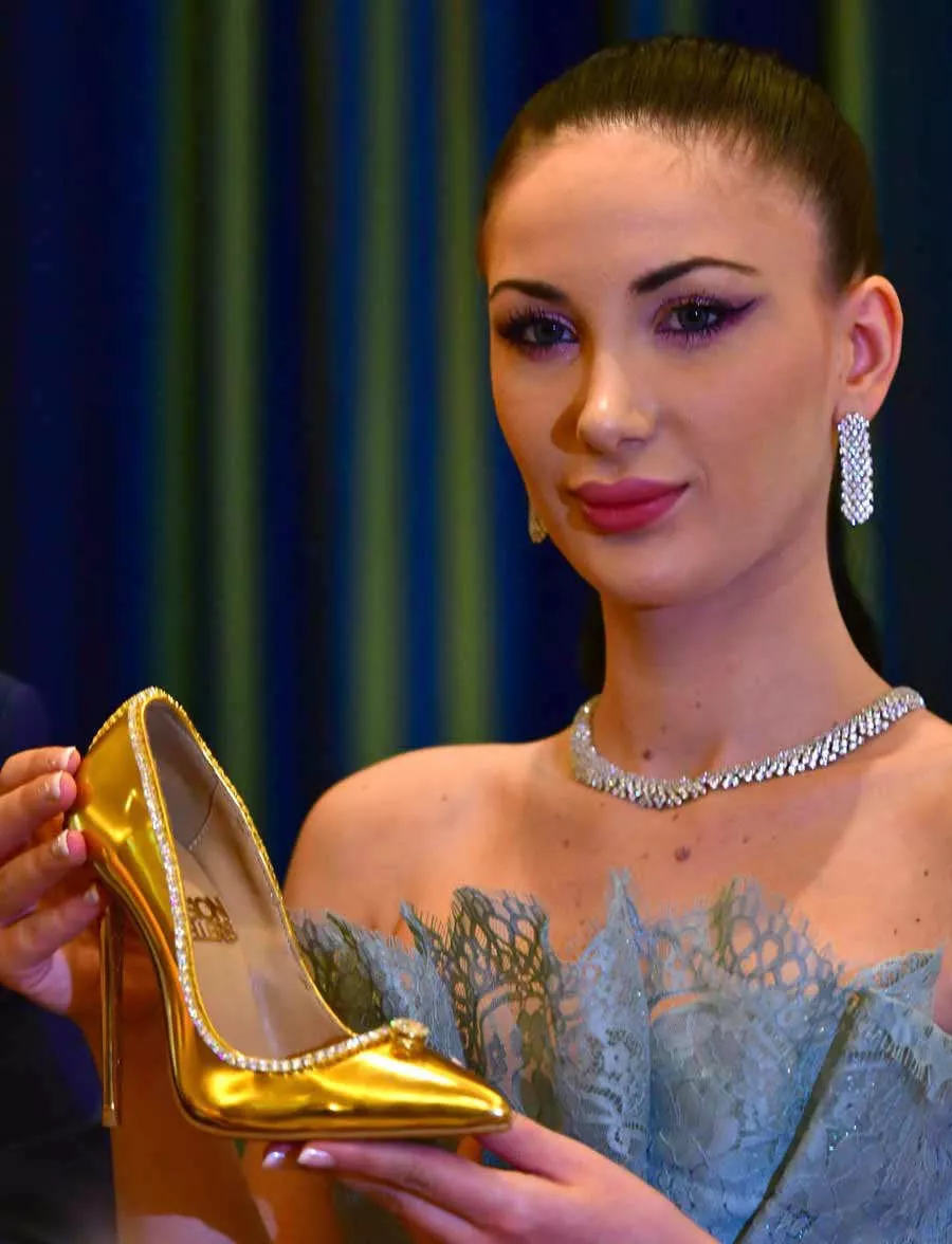 صور أغلى حذاء في العالم: يبلغ ثمنه 17 مليون دولار وموجود في دبي