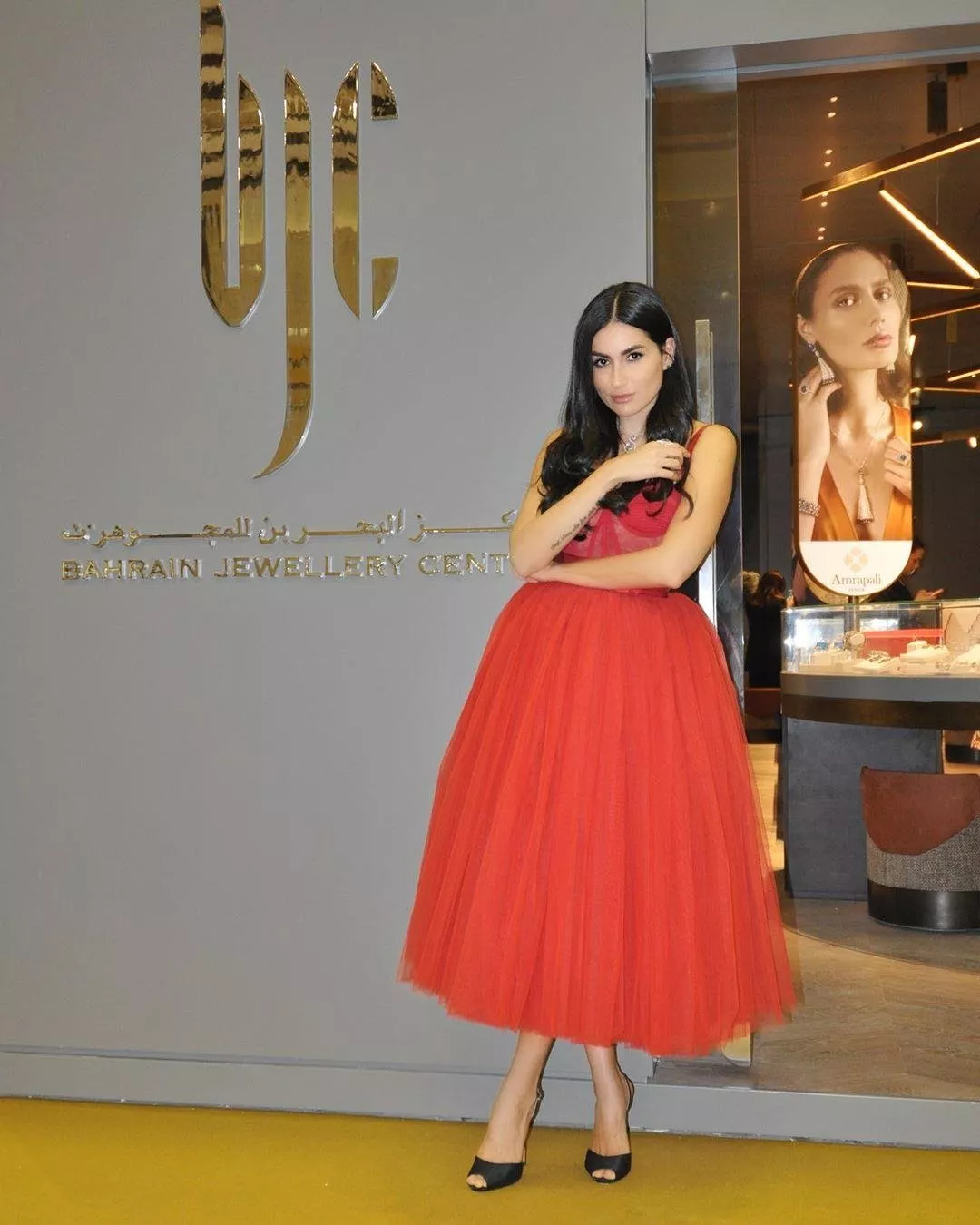 فستان Dolce & Gabbana الأحمر شكّل هوس النجمات في الآونة الأخيرة، مَن ارتدته بطريقة أجمل؟