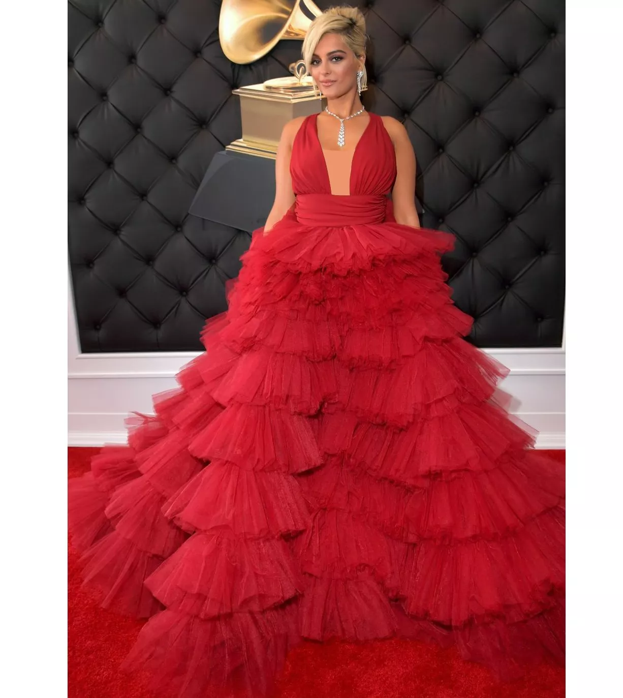 إطلالات النجمات على السجّادة الحمراء في حفل Grammy 2019: عادية، جذّابة ومثيرة للجدل