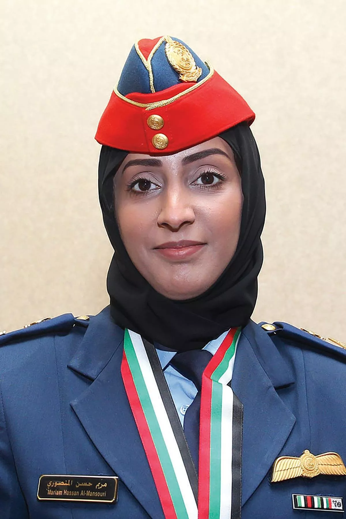 يوم المرأة الإماراتية مريم المنصوري