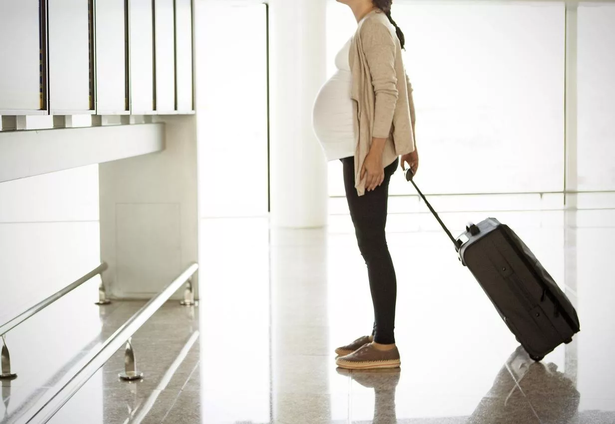 9 نصائح تساعدكِ على السفر بأمان أثناء الحمل