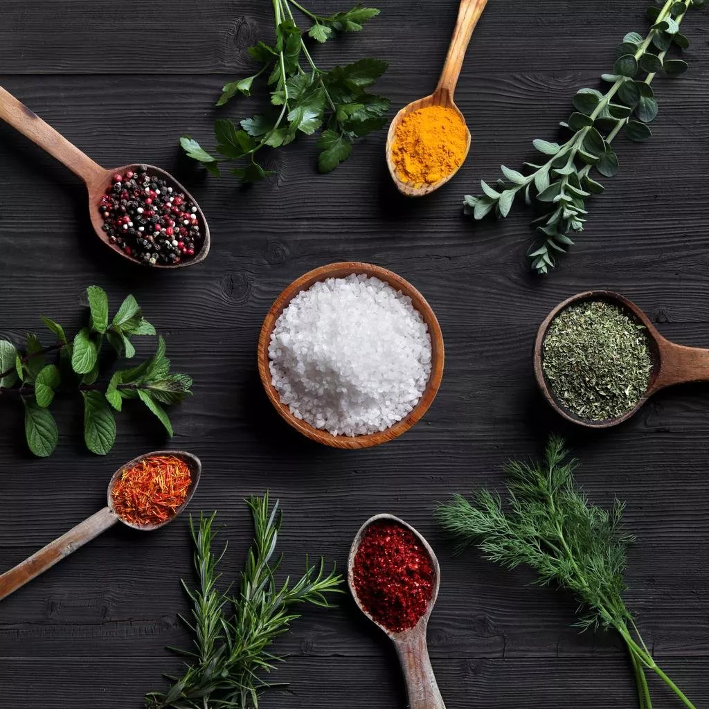 12 مكوّن طبيعي يمكنكِ استخدامه كبديل عن الملح في المأكولات