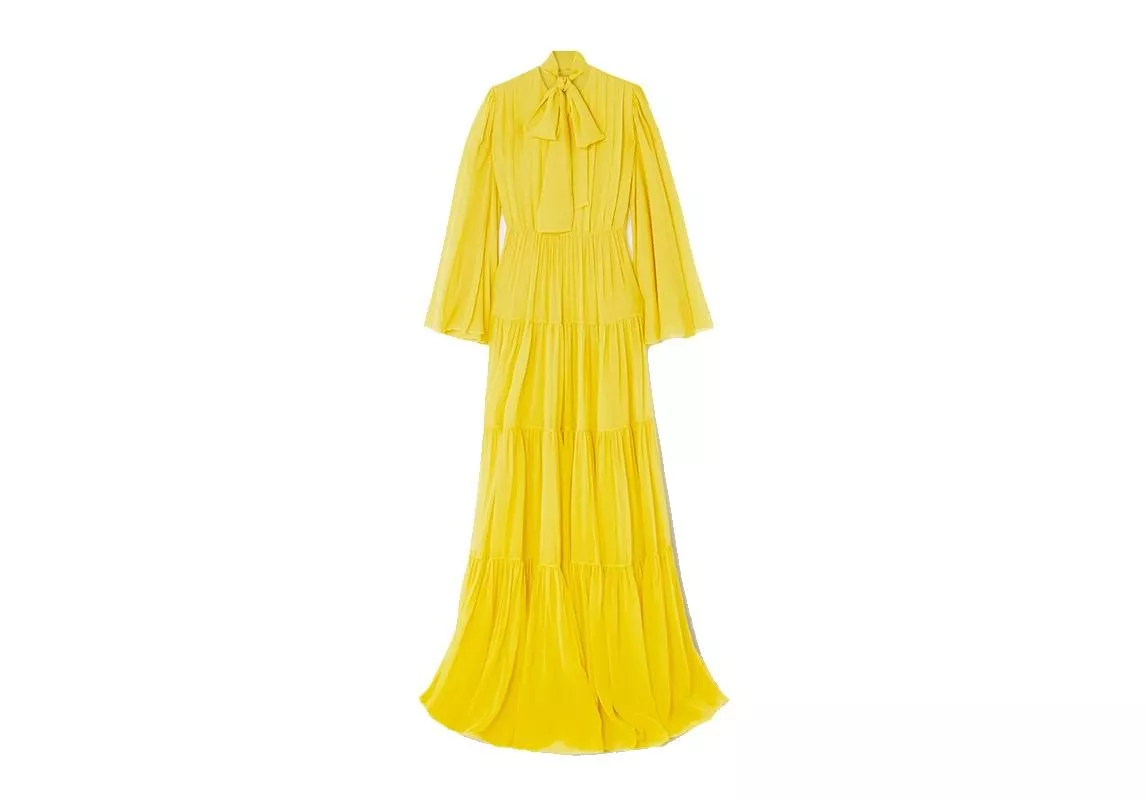 أجدد موديلات فستان اصفر لإطلالة جريئة ومنعشة