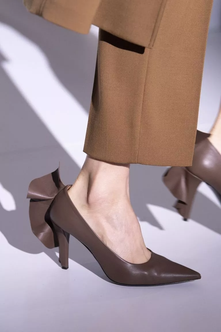 أجمل، أغرب، وأكثر الأحذية ابتكاراً من أسابيع الموضة لربيع 2019