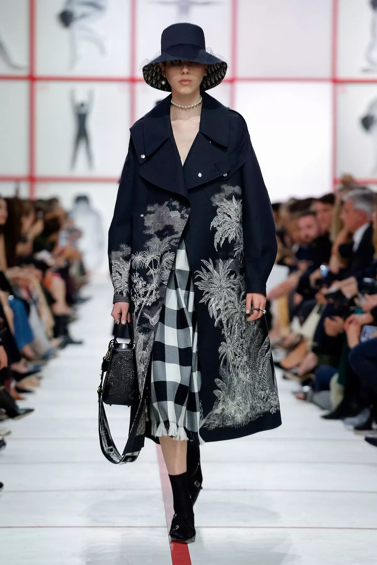 مجموعة Dior لخريف 2019: تصاميم مستوحاة من Tomaso Binga تحاكي القوّة النسائيّة
