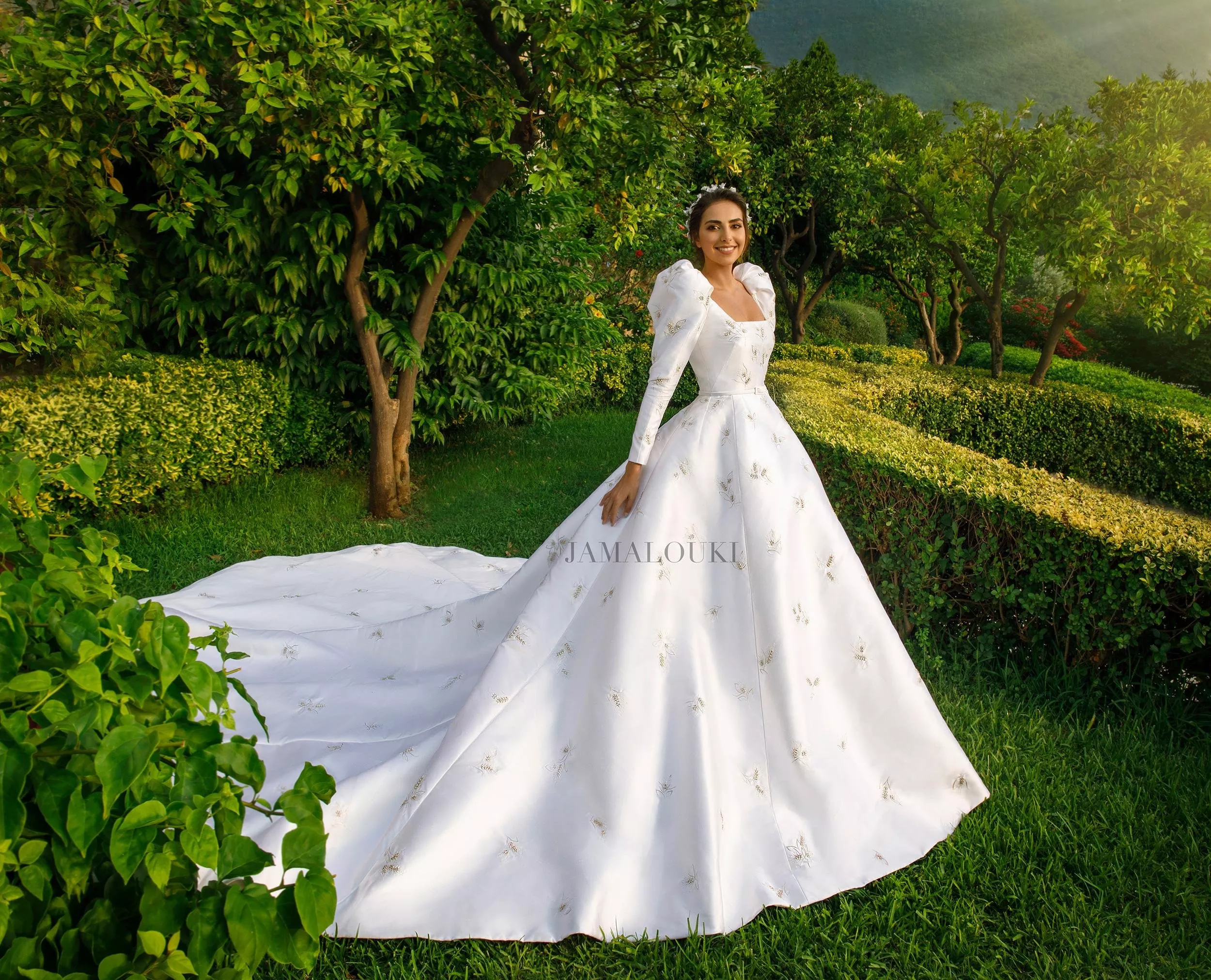 فستان زفاف فاليري أبو شقرا: تصميم ملوكي وساحر من Dior، بنفحة فينتاج
