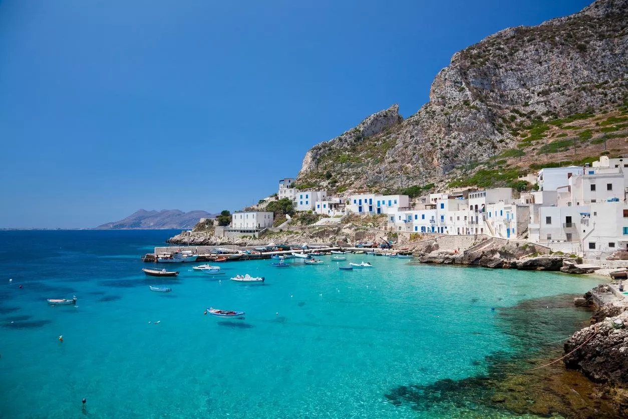 جزيرة صقلية في ايطاليا ستدفع نصف تكلفة تذاكر سفر السياح ونسبة من فاتورة الفندق، بعد أزمة فيروس كورونا