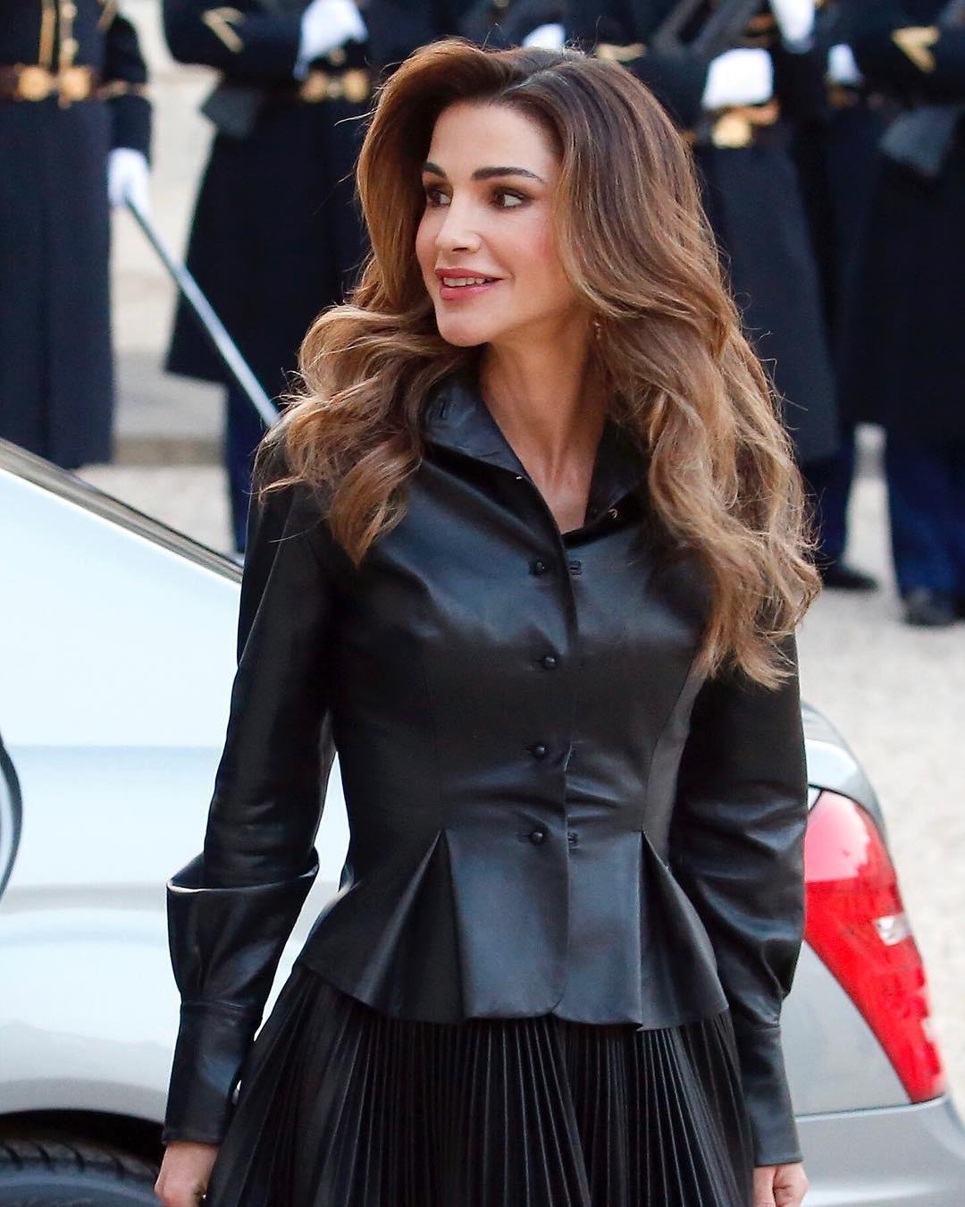 طلة الملكة رانيا في باريس