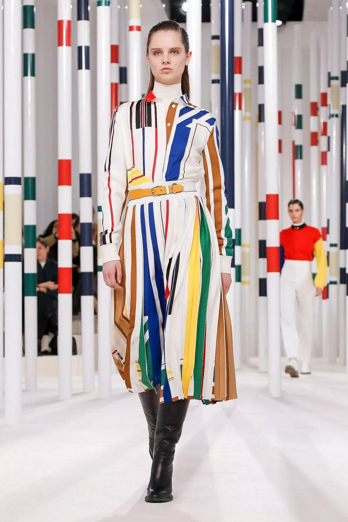 مجموعة Hermès لخريف 2020: تصاميم تمزج الكلاسيكية بطابع غرافيكي منمّق