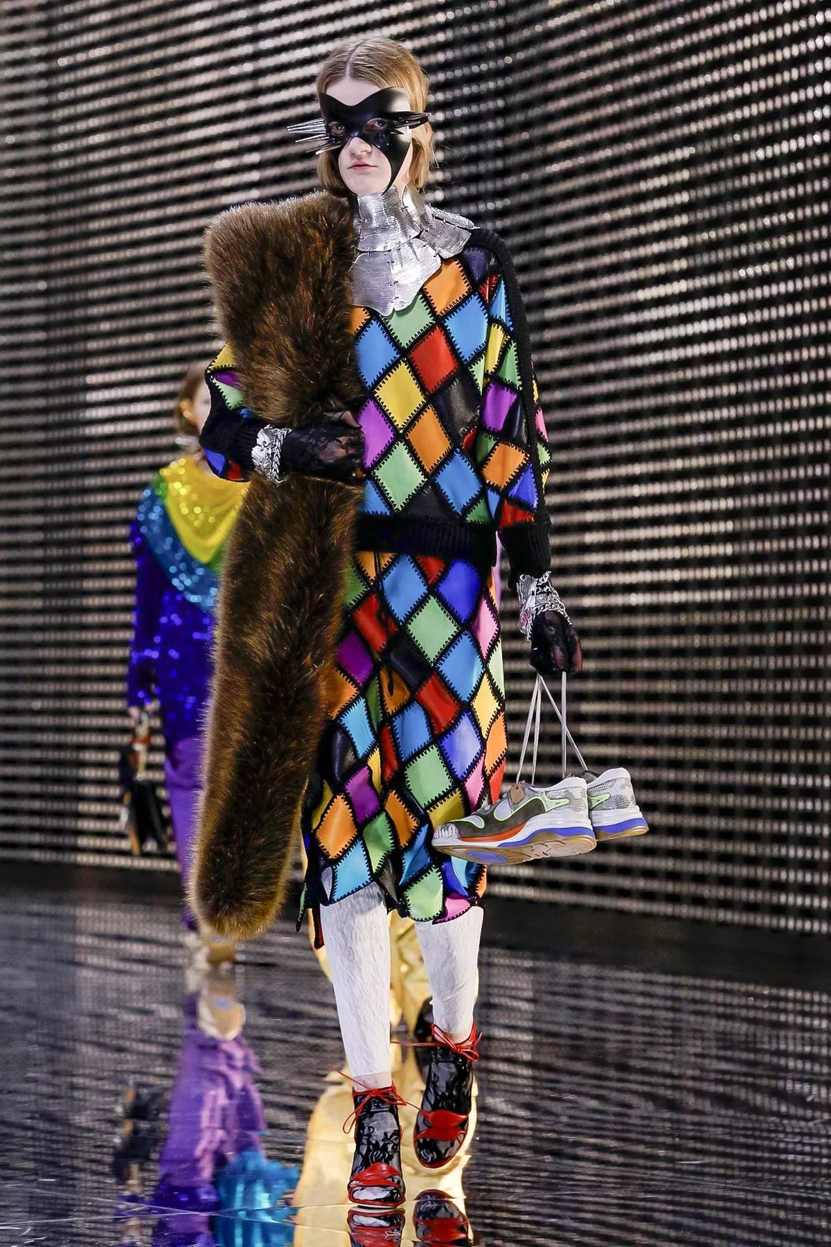 مجموعة Gucci للأزياء الجاهزة لخريف 2019: تفاصيل صغيرة وتنسيقات مبتكرة