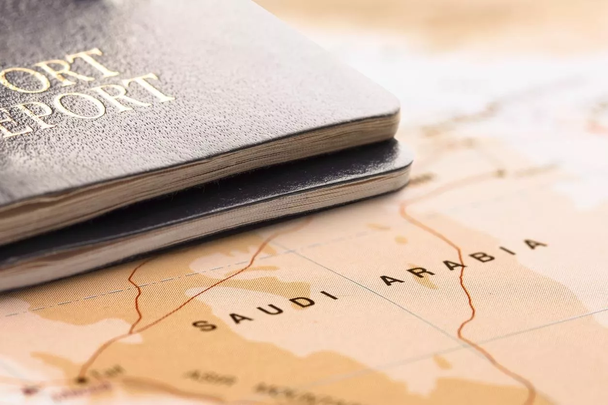 السعودية تدرس مشروع إصدار تأشيرات سياحية إلكترونية، لتعزيز السياحة والإقتصاد